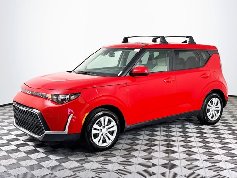 Used 2025 Kia Soul LX image 4