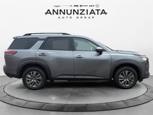 Used 2025 Nissan Pathfinder SV image 6