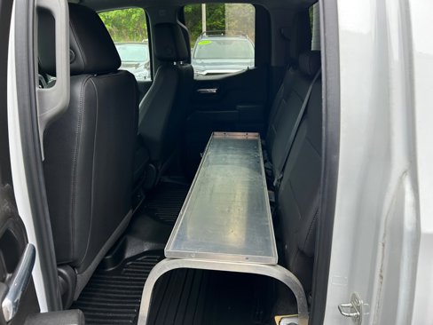 Used 2025 Nissan Frontier SV image 12