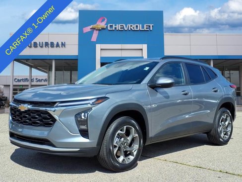 Used 2025 Chevrolet Trax LT image 1
