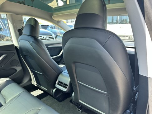 Used 2023 Tesla Model 3 Standard Range image 16