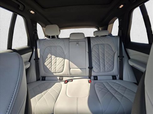 Used 2024 BMW X5 xDrive40i w/ Parking Assistance Package image 12