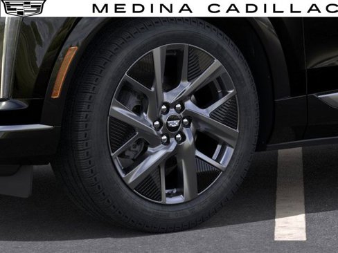 New 2025 Cadillac Optiq Luxury 1 image 9