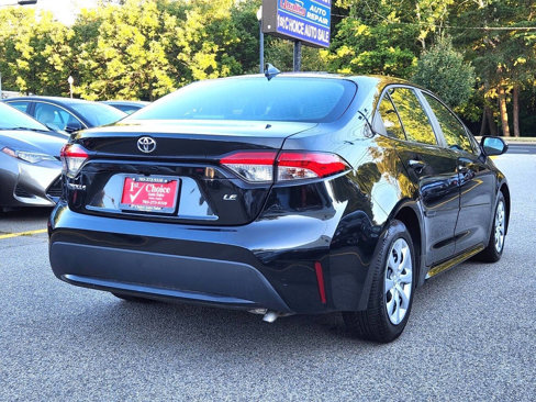 Used 2021 Toyota Corolla LE image 2