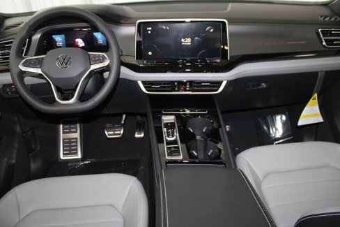 New 2026 Volkswagen Atlas Cross Sport SEL R-Line image 15