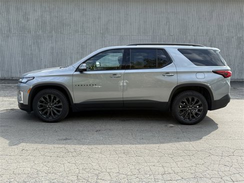 Used 2023 Chevrolet Traverse RS w/ LPO, Floor Liner Package image 9