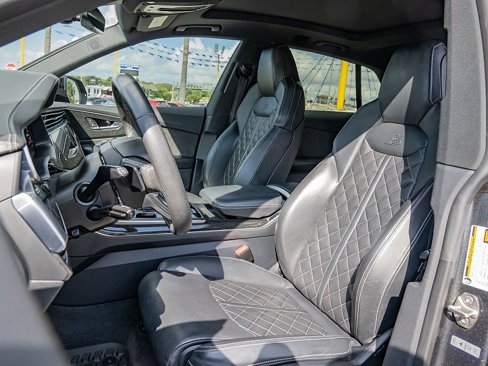 Used 2021 Audi SQ8 Premium Plus w/ SQ8 Black Optic Package image 19
