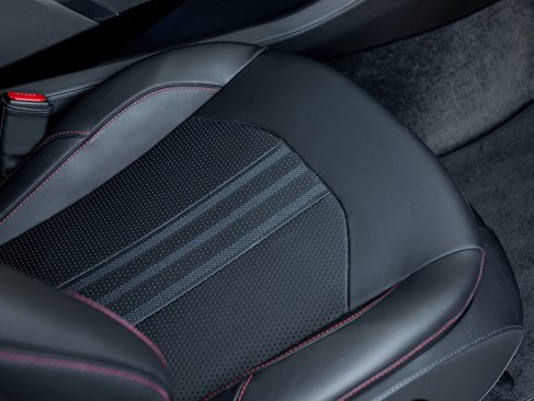 Used 2025 Aston Martin DBX 707 image 24
