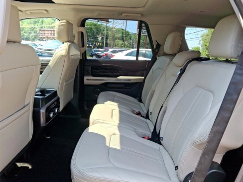 Used 2019 Ford Expedition Platinum image 10