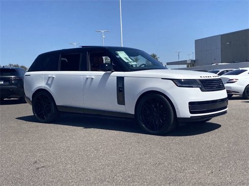 New 2025 Land Rover Range Rover SV image 4