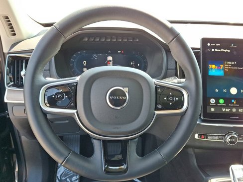 Certified 2025 Volvo XC90 B6 Plus image 18