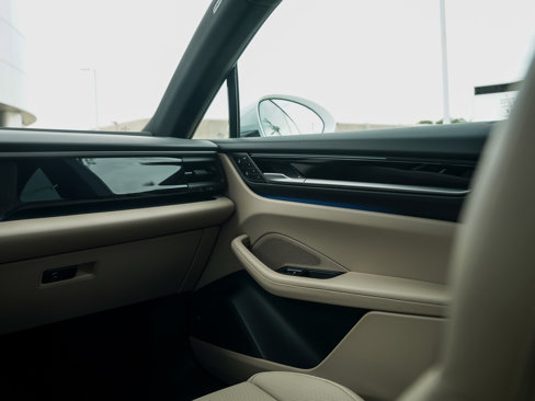 New 2025 Porsche Macan 4S Electric image 26