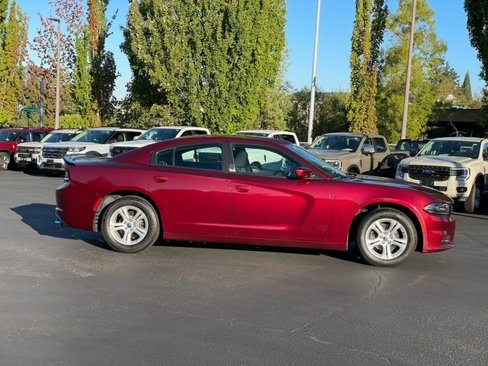 Used 2020 Dodge Charger SXT image 2