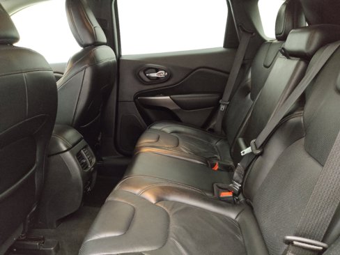 Used 2020 Jeep Cherokee Limited image 18