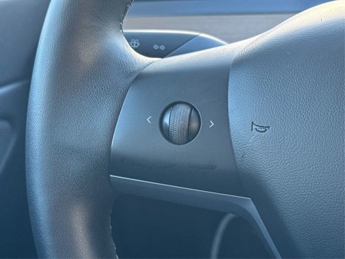 Used 2020 Tesla Model 3 Long Range image 35