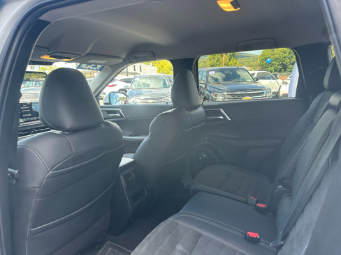 Used 2024 Mitsubishi Outlander SE Black Edition image 17