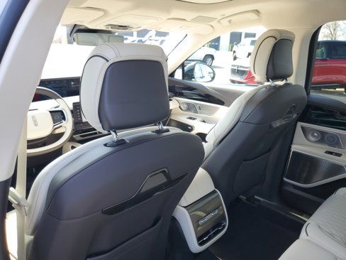 New 2025 Lincoln Nautilus Black Label w/ Jet Appearance Package image 28