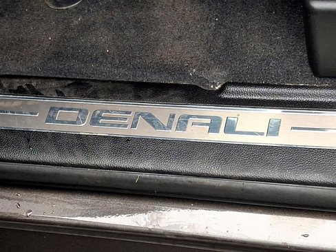Used 2019 GMC Yukon XL Denali w/ Denali Ultimate Package image 19