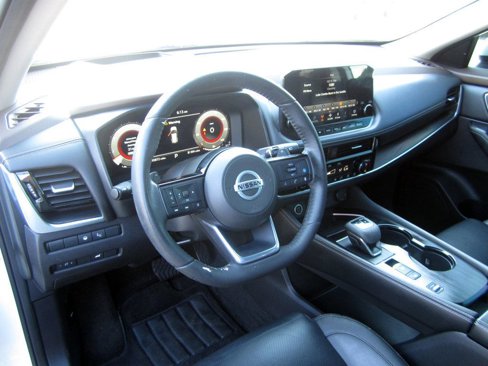 Used 2021 Nissan Rogue Platinum image 7