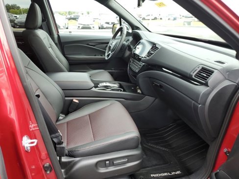 Certified 2025 Honda Ridgeline Black Edition image 30