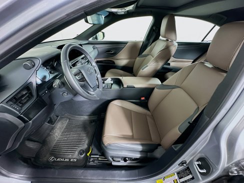 Used 2025 Lexus ES 300h w/ Premium Package image 13