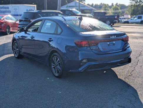 Used 2023 Kia Forte LXS image 7