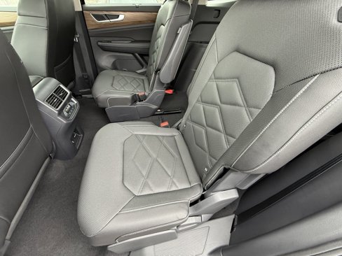 New 2025 Volkswagen Atlas SE image 23