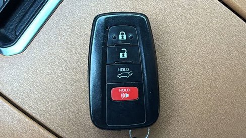 Used 2023 Toyota Highlander L image 30