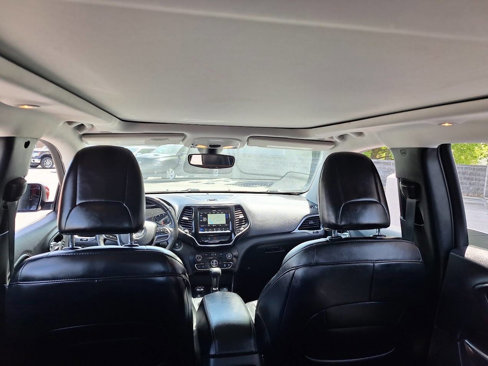 Used 2019 Jeep Cherokee Limited image 12