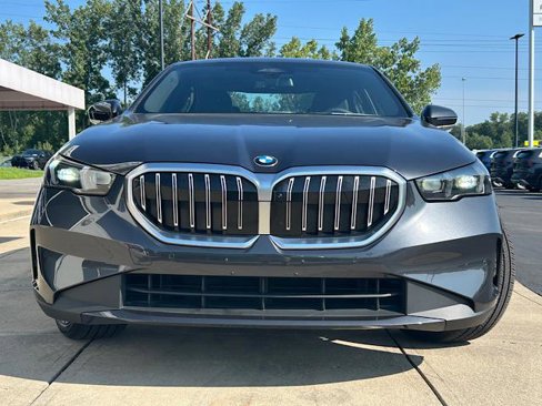 Certified 2024 BMW 530i xDrive image 2