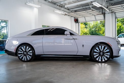 Used 2024 Rolls-Royce Spectre w/ Spectre Launch Package image 5