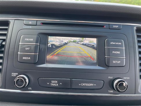 Used 2016 Kia Sedona LX w/ LX Convenience Package image 19