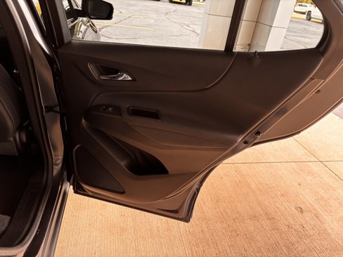 Used 2022 Chevrolet Equinox RS w/ RS Leather Package image 34