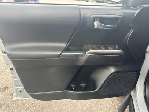 Used 2019 Toyota Tacoma SR5 image 10
