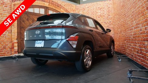 Used 2024 Hyundai Kona SE image 7
