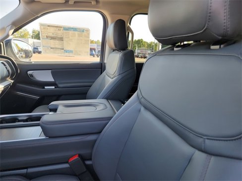 New 2025 Ford Expedition Active image 14