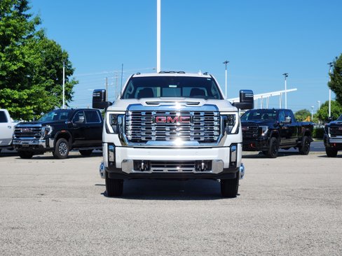New 2025 GMC Sierra 3500 Denali w/ Denali Reserve Package image 2