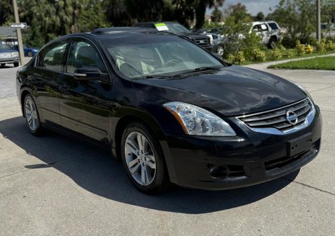 Used 2012 Nissan Altima 3.5 SR w/ Sport Pkg image 4