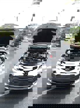 Used 2022 Toyota Camry LE image 6