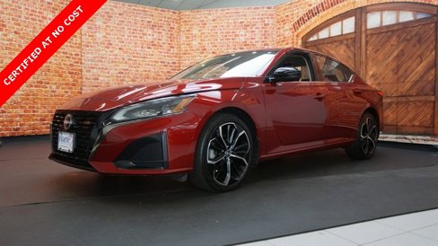 Used 2024 Nissan Altima 2.5 SR w/ SR Premium Package image 3