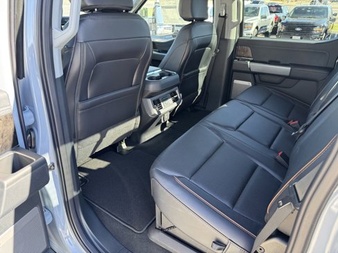 New 2025 Ford F250 Lariat w/ Lariat Ultimate Package image 28