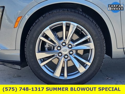 Used 2023 Cadillac XT6 Premium Luxury image 9