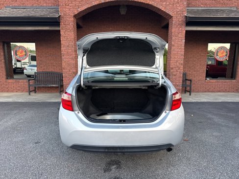 Used 2017 Toyota Corolla L image 36