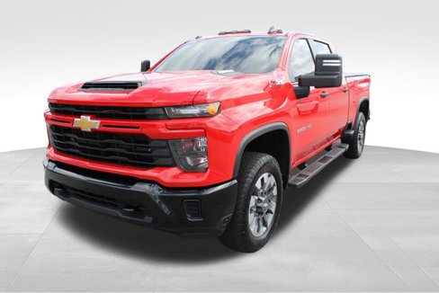 Used 2024 Chevrolet Silverado 2500 Custom w/ Custom Value Package image 3