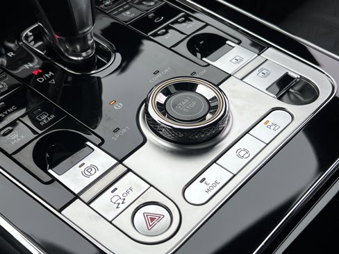 New 2025 Bentley Flying Spur Plug-In Hybrid image 38