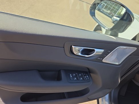 New 2026 Volvo XC60 B5 Ultra w/ Protection Package Premier image 3