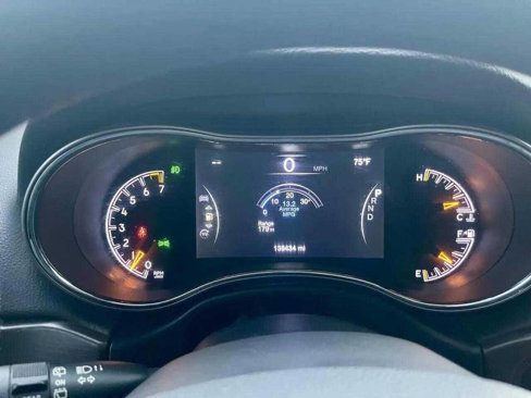 Used 2018 Jeep Grand Cherokee Laredo image 10