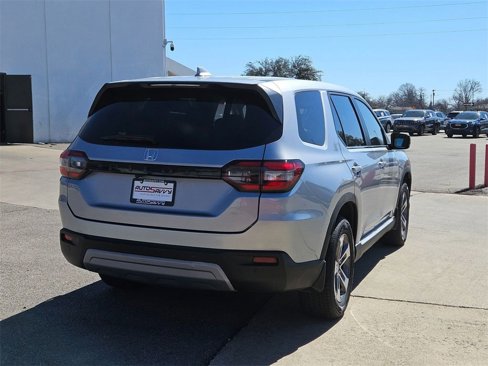 Used 2025 Honda Pilot EX-L image 8