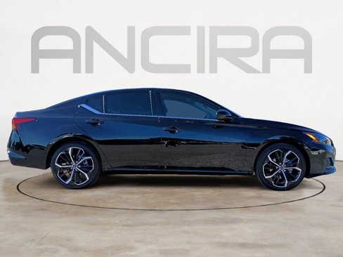 New 2025 Nissan Altima 2.5 SR image 12
