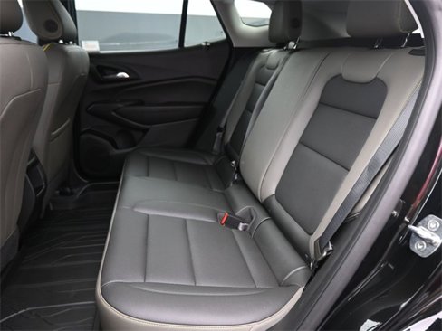 Used 2024 Chevrolet Trax ACTIV w/ Sunroof Package image 11